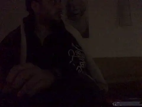 Snapshot of DragonPink chatting on January 6, 2:48 am DragonPink online show from January 6, 2:48 am