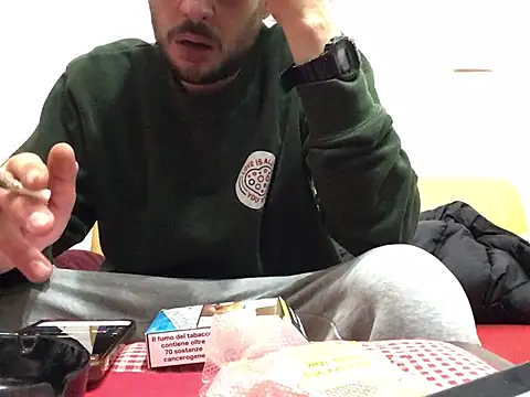 Snapshot of DragonPink chatting on January 7, 11:14 pm DragonPink online show from January 7, 11:14 pm