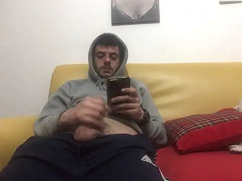 Snapshot of DragonPink chatting on February 1, 10:34 pm DragonPink online show from February 1, 10:34 pm