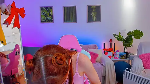 Snapshot of Alyssa_Smitt chatting on February 20, 7:45 am Alyssa Smitt online show from February 20, 7:45 am