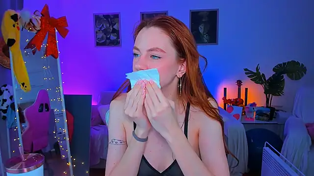 Snapshot of Alyssa_Smitt chatting on February 23, 11:14 pm Alyssa Smitt online show from February 23, 11:14 pm