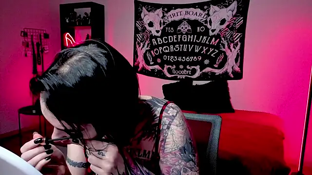 Magic Allie online show from April 10, 6:56 pm