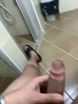 Snapshot of Metmenn7 chatting on December 12, 1:53 am Metmenn7 online show from December 12, 1:53 am