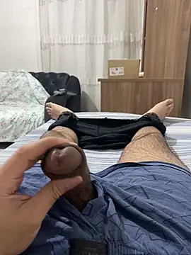 Snapshot of Metmenn7 chatting on February 19, 1:08 am Metmenn7 online show from February 19, 1:08 am