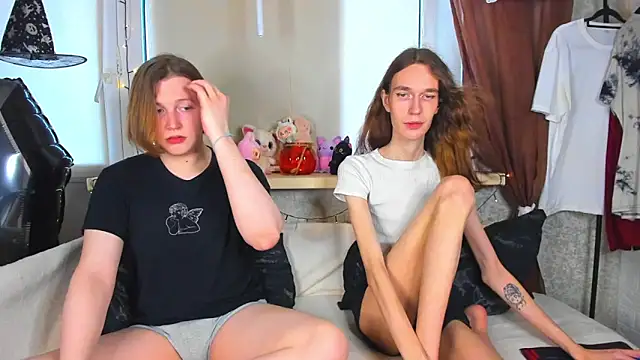 Snapshot of Calvin_and_Kevin chatting on October 18, 5:54 am Calvin and Kevin online show from October 18, 5:54 am