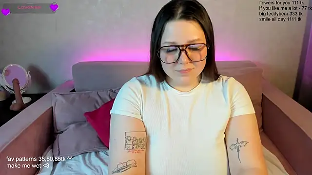 Ruth Oliver online show from March 8, 11:27 am