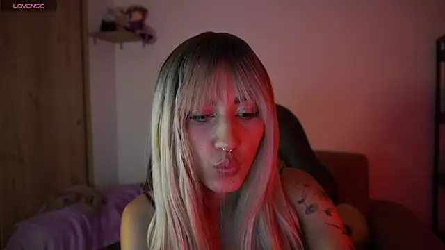 MissKorah online show from December 26, 12:36 am