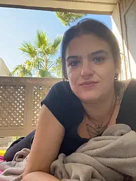 Snapshot of SafeinouterSpace chatting on December 16, 8:25 pm SafeinouterSpace online show from December 16, 8:25 pm