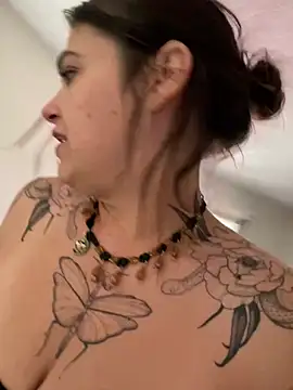 Snapshot of SafeinouterSpace chatting on January 11, 8:58 pm SafeinouterSpace online show from January 11, 8:58 pm