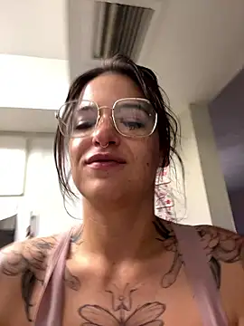 Snapshot of SafeinouterSpace chatting on January 16, 9:35 am SafeinouterSpace online show from January 16, 9:35 am