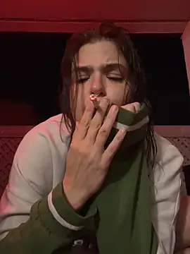 Snapshot of SafeinouterSpace chatting on February 10, 9:35 am SafeinouterSpace online show from February 10, 9:35 am