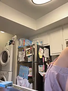 Snapshot of SafeinouterSpace chatting on February 11, 12:26 am SafeinouterSpace online show from February 11, 12:26 am