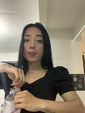 Snapshot of Ady_18 chatting on January 4, 4:43 pm Ady 18 online show from January 4, 4:43 pm