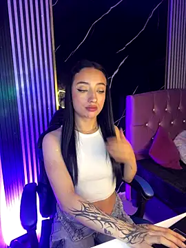 Snapshot of Ady_18 chatting on November 19, 8:31 pm Ady 18 online show from November 19, 8:31 pm