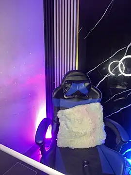 Ady 18 online show from December 19, 6:15 pm