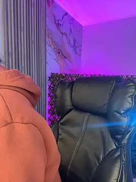 Ady 18 online show from March 21, 6:44 pm