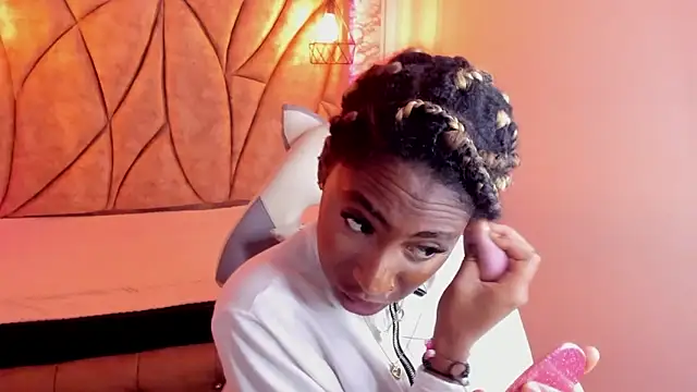 Queen perla  online show from January 12, 2:52 pm