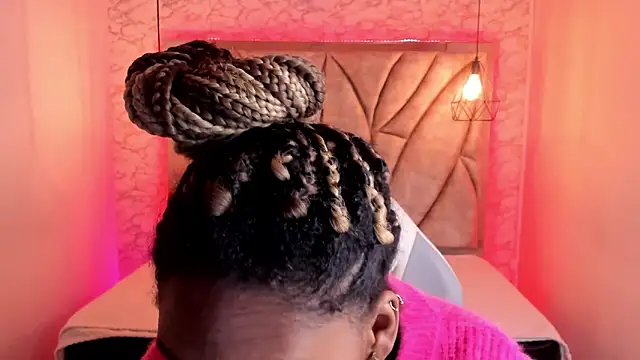 Queen perla  online show from February 7, 12:17 pm