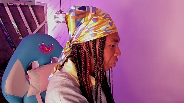 Queen perla  online show from September 13, 11:21 am