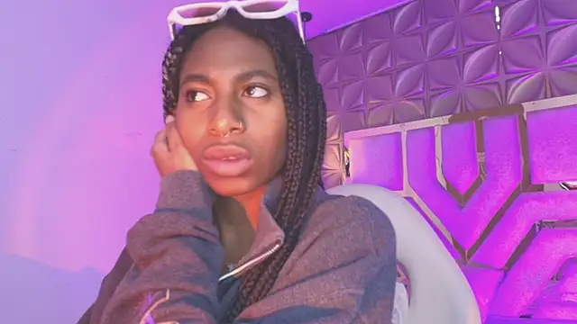 Queen perla  online show from March 22, 12:41 pm