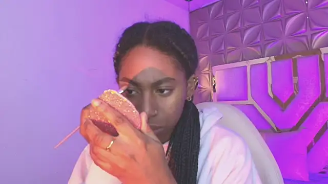 Queen perla  online show from March 25, 12:11 pm