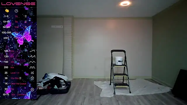 Snapshot of Milfshakecafe chatting on September 18, 12:34 am Milfshakecafe online show from September 18, 12:34 am