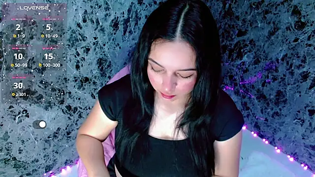 Lanna belle28 online show from December 4, 1:53 pm