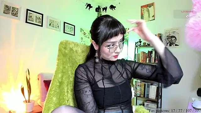 Conlosmichis online show from April 9, 10:59 pm