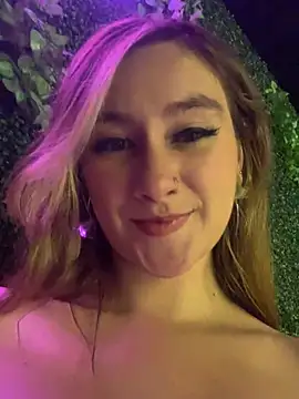 Snapshot of MaryDeniro chatting on January 29, 2:30 am MaryDeniro online show from January 29, 2:30 am