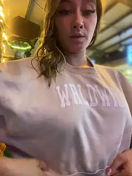 Snapshot of MaryDeniro chatting on February 6, 3:48 am MaryDeniro online show from February 6, 3:48 am