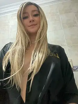 Snapshot of MaryDeniro chatting on February 21, 5:13 am MaryDeniro online show from February 21, 5:13 am