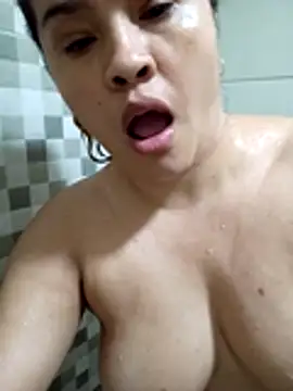 Snapshot of lovelyjhessy chatting on January 7, 11:24 pm lovelyjhessy online show from January 7, 11:24 pm