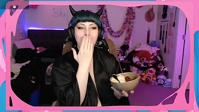 CirqueNoirBlu online show from March 4, 2:06 am