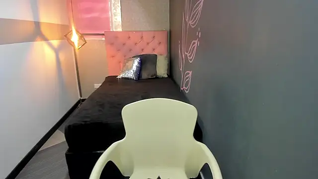 GiaFox  online show from February 8, 3:31 pm