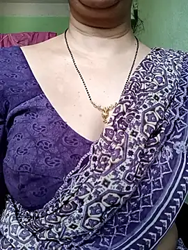 Snapshot of Rosy-B chatting on June 28, 12:27 am Rosy-B online show from June 28, 12:27 am