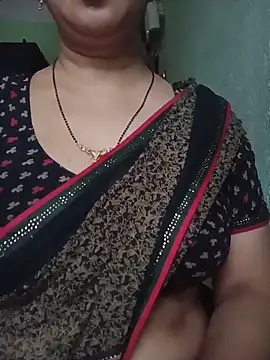Snapshot of Rosy-B chatting on July 1, 12:01 am Rosy-B online show from July 1, 12:01 am