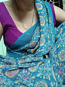 Snapshot of Rosy-B chatting on July 6, 3:25 pm Rosy-B online show from July 6, 3:25 pm