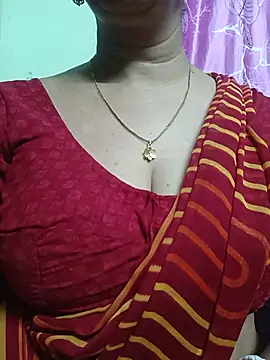 Snapshot of Rosy-B chatting on July 20, 9:39 pm Rosy-B online show from July 20, 9:39 pm