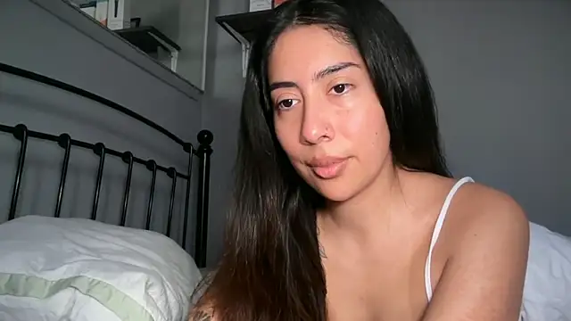 LorenaAnderson online show from April 17, 7:00 am