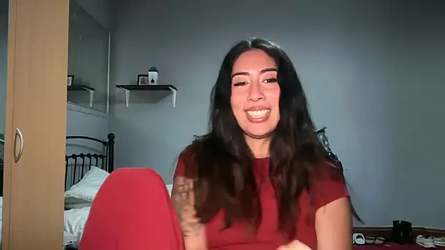 LorenaAnderson online show from April 25, 8:50 pm