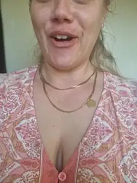 Snapshot of Off_the_Lesh chatting on October 30, 7:10 am Off the Lesh online show from October 30, 7:10 am