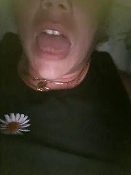 Snapshot of Off_the_Lesh chatting on November 9, 12:53 am Off the Lesh online show from November 9, 12:53 am