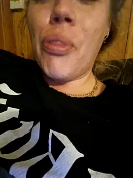 Snapshot of Off_the_Lesh chatting on November 13, 10:58 am Off the Lesh online show from November 13, 10:58 am