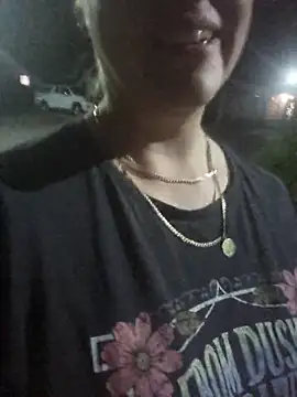 Snapshot of Off_the_Lesh chatting on December 3, 10:46 am Off the Lesh online show from December 3, 10:46 am