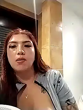 Snapshot of AriaRusso chatting on February 27, 12:10 am AriaRusso online show from February 27, 12:10 am