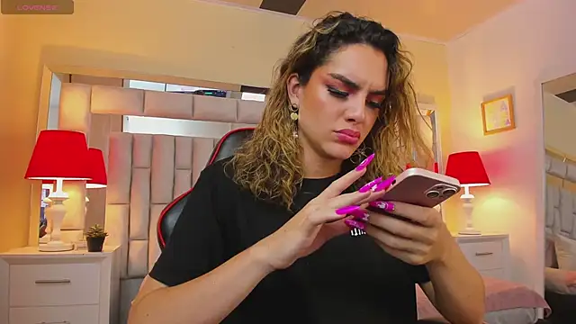 Snapshot of mariiahneedles chatting on January 22, 10:15 pm mariiahneedles online show from January 22, 10:15 pm