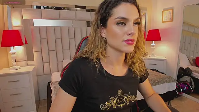 Snapshot of mariiahneedles chatting on February 19, 2:44 am mariiahneedles online show from February 19, 2:44 am