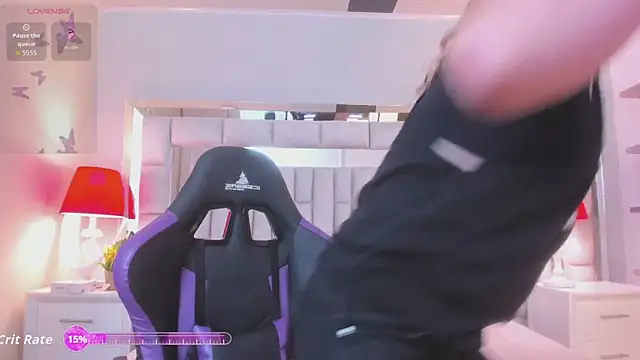 mariiahneedles online show from January 10, 9:30 pm