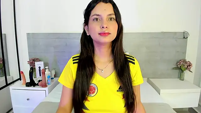DulceColeman online show from June 17, 11:34 am