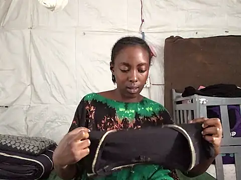 Snapshot of Barbiesharzia chatting on June 17, 9:12 am Barbiesharzia online show from June 17, 9:12 am